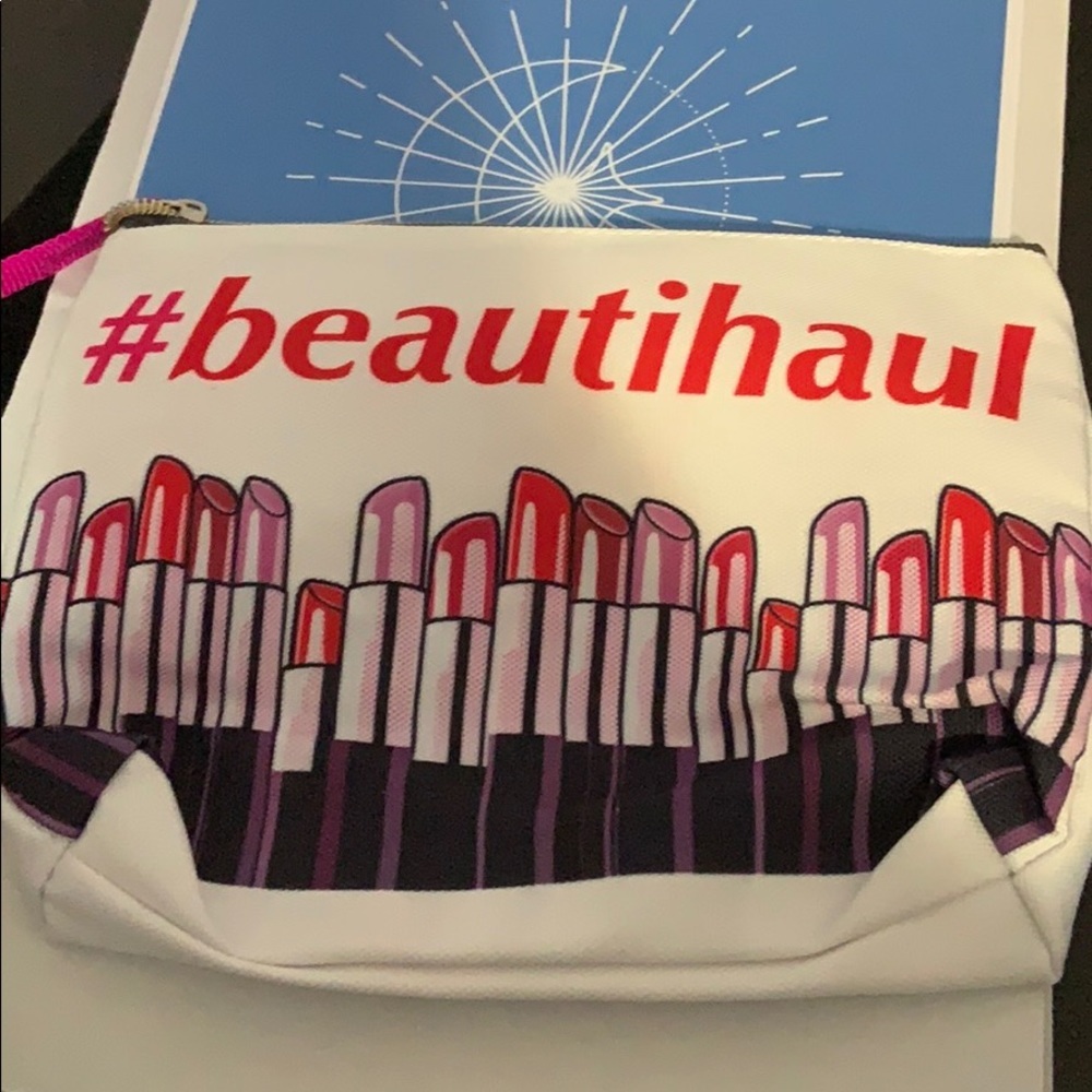 Cosmetics bag - Picture 1 of 4